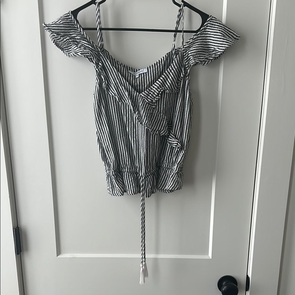 Olivaceous Gray Crop Tie Front Puff Sleeve Top